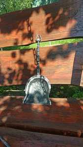 Recogedor de cenizas de metal forjado para chimenea: Decoración para el hogar con mango retorcido - Product Image 1