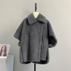 Abrigo de Felpa Marrón para Mujer, Chaqueta Casual Gruesa de Invierno con Cuello Vuelto, Frente Abierto y Bolsillos de Parche - Product Image 4