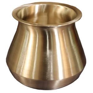 Kalash de Latón Puro para Rituales Hindúes, Bodas, Funciones de Templo y Ceremonias Sagradas con Diseño Tradicional - Product Image 1