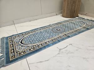 Alfombra de Oración Acolchada Antimicrobiana de Poliéster Jacquard con Diseño Persa Tradicional, Ecológica y Apta para Mascotas, Venta al Por Mayor - Product Image 3