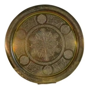 Plateau de service gravé vintage qui apporte un charme nostalgique à toute salle à manger, magnifiquement conçu par KHOOSI OVERSEAS. - Product Image 4