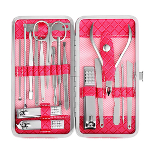 Ensemble de manucure de haute qualité 8 pièces avec lames affûtées, coupe-ongles, ciseaux pour le soin des pieds des bébés et des nourrissons, livré dans un étui en cuir à fermeture éclair - Product Image 1
