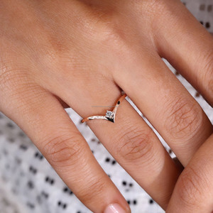Women's Vana Jewels 14k Solid Gold Lab Grown Diamond Chevron V Shaped Curved Wedding Band IGI Certified 2.00g - Product Image 1