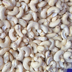 Noix de cajou en gros directement de l'usine, prix des noix de cajou W180 et W320, noix de cajou Santigo du Vietnam avec emballage personnalisé - Product Image 1