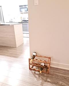 Estante para botellas de 3 niveles, ideal para aceites de cocina, salsas, vino y licores, ahorra espacio en la encimera y almacena múltiples botellas, procedente de la India. - Product Image 3