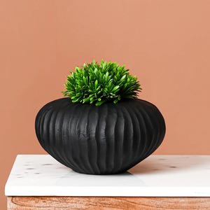 Metal <b>Table</b> Vase Textured Decorative Flower Vase for Dining <b>Table</b> Living Room Home Decor and Gifting Use - Product Image 5
