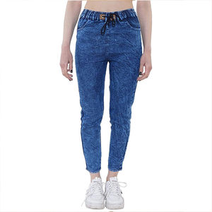 Jeans en denim classiques décontractés pour femmes, logo personnalisé, haute qualité, coupe droite, tissu doux et confortable - Product Image 2