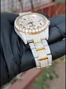 Reloj fabricado en India, completamente cubierto de diamantes, con cierre seguro y resistente al agua para uso diario. Disponible en grandes cantidades. - Product Image 6