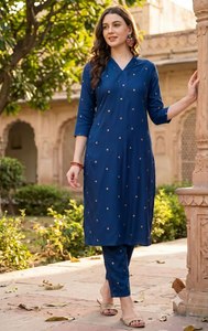 Conjunto de pantalón y kurti con estampado vertical de viscosa original para mujer |   Conjunto de 2 Piezas de Ropa Étnica - Product Image 2
