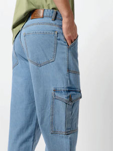 Jean en denim bleu clair coupe slim personnalisé pour homme – Pantalon droit élégant et extensible, respirant pour l'hiver, l'automne et l'été, idéal pour le style urbain - Product Image 3