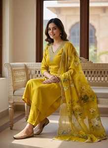 Ensemble indien pakistanais à fleurs vertes, kurta brodé en rayonne, dupatta, tenue traditionnelle, robe décontractée, matériaux recyclés, toutes saisons - Product Image 5