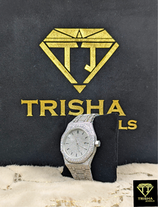 นาฬิกาเพชรโมอิสซาไนต์สุดหรูหรา ตัวเรือนสแตนเลสสตีล พร้อมขอบเพชร โดย Trisha Jewels - Product Image 3