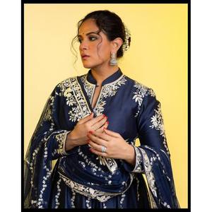 Robe de soirée 100% soie de créateur et magnifique dupatta pour occasions spéciales - Product Image 3