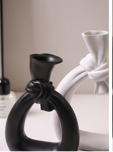 Juego de Decoración Escultural Artística Contemporánea Minimalista en Blanco y Negro con Textura de Jarrón, Pedido al por Mayor - Product Image 2