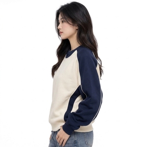 Sweat-shirt élégant pour femme, coupe décontractée, texture douce, coutures résistantes et bords côtelés, idéal pour les sorties décontractées en plein air. - Product Image 4