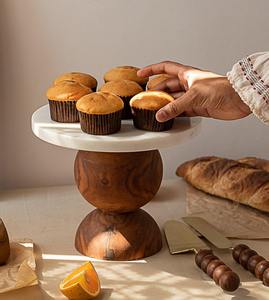 Soporte de Pastel de Mármol Blanco de Lujo Hecho a Mano con Base Esférica de Madera, Pedestal Moderno para Postres, Bandeja para Servir Repostería, Bandejas de Almacenamiento de Alta Gama - Product Image 4