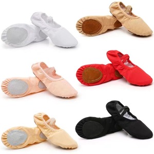 Vente directe usine – Modèle personnalisé E2448 – Chaussons de ballet souples à semelle fendue lavable, dessus en satin, doublure en coton, semelle extérieure en caoutchouc plate - Product Image 3