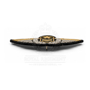 Badges de poitrine personnalisés avec des motifs décoratifs, un matériau durable et une finition de qualité pour les vêtements, les vestes, les sacs et les accessoires - Product Image 3