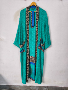 Kimono de Seda Bridal, Túnica Larga para Dormir, Cubre Traje de Baño, Hecho a Mano en India, Kimono de Sari de Seda Reciclada Vintage - Product Image 3