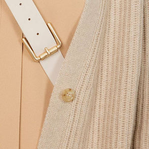 Suéter de punto clásico casual cálido de lana de Mongolia con cuello redondo y logo frontal largo, estilo coreano, para invierno - Product Image 3
