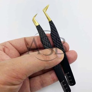 Pinzas para Extensión de Pestañas de Acero Japonés Sostenible con Punta de Diamante, Color Negro Dorado, 45, 90 y 65 Grados, para Volumen y Aislamiento - Product Image 2