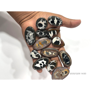 หินอัญมณีทรงหลวมผสมรูปร่างผสมขนาด20ถึง30มม. โดยประมาณจากใยแมงมุมธรรมชาติ - Product Image 2