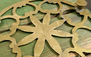 Trípode Decorativo para Mesa con Diseño de Estrella Recortada en Latón Macizo con Acabado Dorado, Accesorios de Cocina, Venta Directa de Fábrica - Product Image 6
