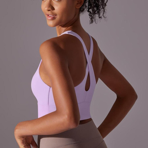 Débardeur de yoga contrastant pour femme avec soutien-gorge de sport push-up, bretelles convertibles, extensible, respirant, antichoc, et short intégré - Product Image 2