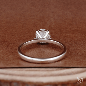 Bague de fiançailles minimaliste solitaire en or blanc 10 carats avec diamant de laboratoire rond de 1 carat certifié IGI, idéale pour un cadeau d'anniversaire de mariage - Product Image 2