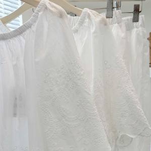 Minimalist White <b>A</b>-<b>Line</b> Lace <b>Skirt</b> with Embroidery High Waist <b>Knee</b>-<b>Length</b> 100% Cotton for Casual Everyday Look - Product Image 3
