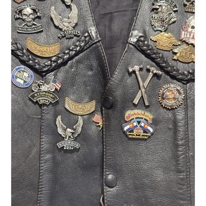 Chaleco de Cuero Genuino para Hombre, Estilo Motero Vintage, con Parches Bordados, Chaqueta sin Mangas para Motociclismo Occidental, Personalizable - Product Image 3