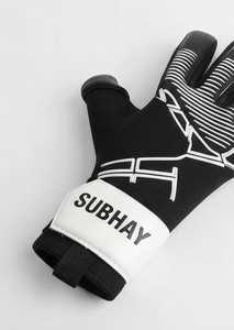 ถุงมือผู้รักษาประตูฟุตบอล SUBHAY แบบเต็มนิ้ว กันลื่น ระบายอากาศได้ดี ทำจากวัสดุลาเท็กซ์ สายรัดข้อมือปรับได้ ปิดด้วยแถบตีนตุ๊กแก ใช้ได้ทั้งชายและหญิง - Product Image 2