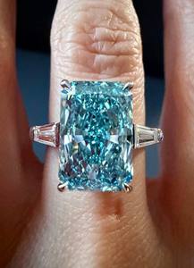 Bague de fiançailles en diamant bleu taille radiant sertie à griffes, plaqué rhodium, ajustable, tendance, cadeau pour femme pour mariage, anniversaire ou fête - Product Image 3
