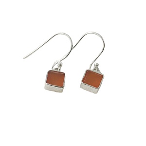 Boucles d'oreilles pendantes en argent sterling 925, design tendance, ornées de cornaline orange taillée, élégantes, en argent sterling 925, carrées, avec pierres orange taillées - Product Image 1