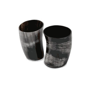 Tasse sculptée à la main en forme de corne à boire sur mesure avec gravure médiévale idéale pour la revente par les magasins de fournitures d'artisanat viking - Product Image 6