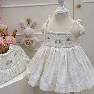 Robe unique pour bébé fille, en lin smocké, coton biologique, douce, respirante, lavable, motif floral - Product Image 1