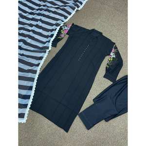 Hermoso Conjunto Indio y Pakistaní de Top, Pantalón y Dupatta para Fiestas - Product Image 3