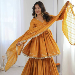 Conjunto Sharara de Diseñador para Fiestas con Trabajo de Espejos y Dupatta de Encaje - Product Image 1