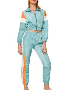 Conjunto de Sudadera Corta con Cremallera y Chaqueta Cortavientos de Nailon Personalizada para Mujer, Conjunto Deportivo de Poliéster Estilo Urbano - Product Image 6