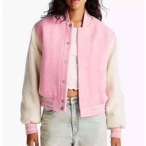 Blouson universitaire de baseball personnalisé pour hommes et femmes, rose sur les manches, broderie, respirant, en laine/cuir, vente en gros - Product Image 1