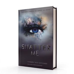 Shatter Me de la autora Tahereh Mafi, impresión de libros de tapa blanda personalizados - Product Image 1