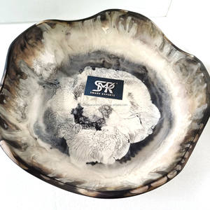 Grand bol de service décoratif de style ange en résine polie fait à la main pour la table à manger à la maison, centre de table et décoration de cuisine - Product Image 3