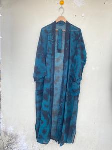 Kimono de seda azul Vintage reciclado Sari Tie Dye Kimono de seda Robe Beach Cover Up Kimono de seda - Product Image 4