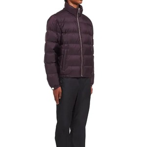 Vestes matelassées pour hommes, style tendance, logo personnalisé, fermeture éclair, coupe-vent, manches longues, fabrication sur mesure. - Product Image 4