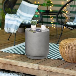 Tavolino Rotondo Leggero Grigio Chiaro con Finitura in Cemento per Uso Esterno - Product Image 2