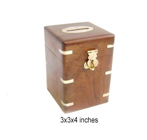 Tirelire murale en bois poli, marron naturel, artisanale traditionnelle, pour économies et décoration intérieure - Product Image 1