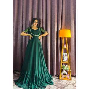 Robe Anarkali de créateur coupe trapèze pour les fêtes, magnifique, ornée d'un Koti, taille XL, en tissu mousseline, taille empire - Product Image 1