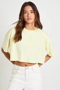 Camiseta corta informal para mujer, de manga corta, cuello redondo, algodón, corte holgado, estilo urbano, para verano, uso diario, con estampado gráfico. - Product Image 2