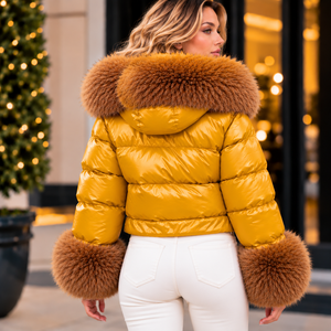 Veste matelassée en cuir véritable pour femme avec col et poignets en fourrure, poches zippées, manteau de mode haut de gamme - Product Image 4