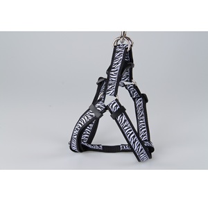 Harnais pour animaux de compagnie en nylon résistant à l'eau, motif floral superposé, bande réfléchissante de sécurité, OEM/ODM, tendance - Product Image 2